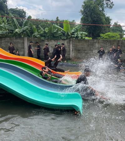 Trượt Nước Tại Đất Th&eacute;p Farm &ndash; Vui Hết M&igrave;nh, Ướt Sảng Kho&aacute;i Giữa Miền Qu&ecirc; Củ Chi